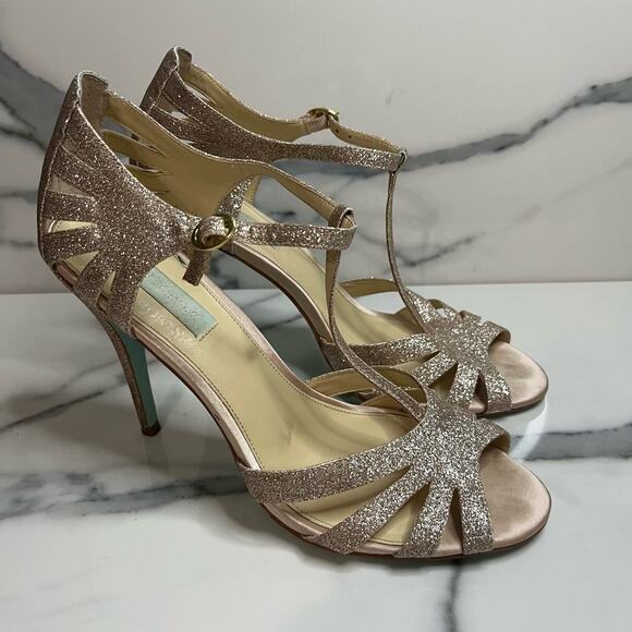 Blue By Betsey Johnson Women's Champagne SB-Tee Sparkle T-Strap Heels Sz 10 - Picture 1 of 9